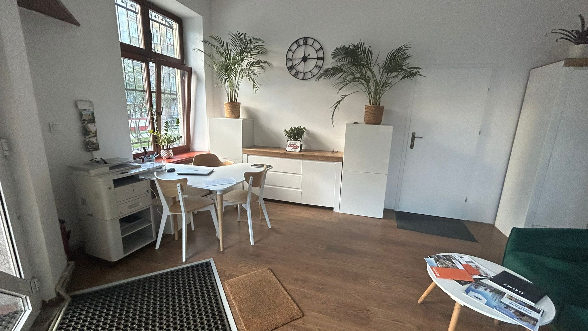 Biuro agencji nieruchomości Apart24