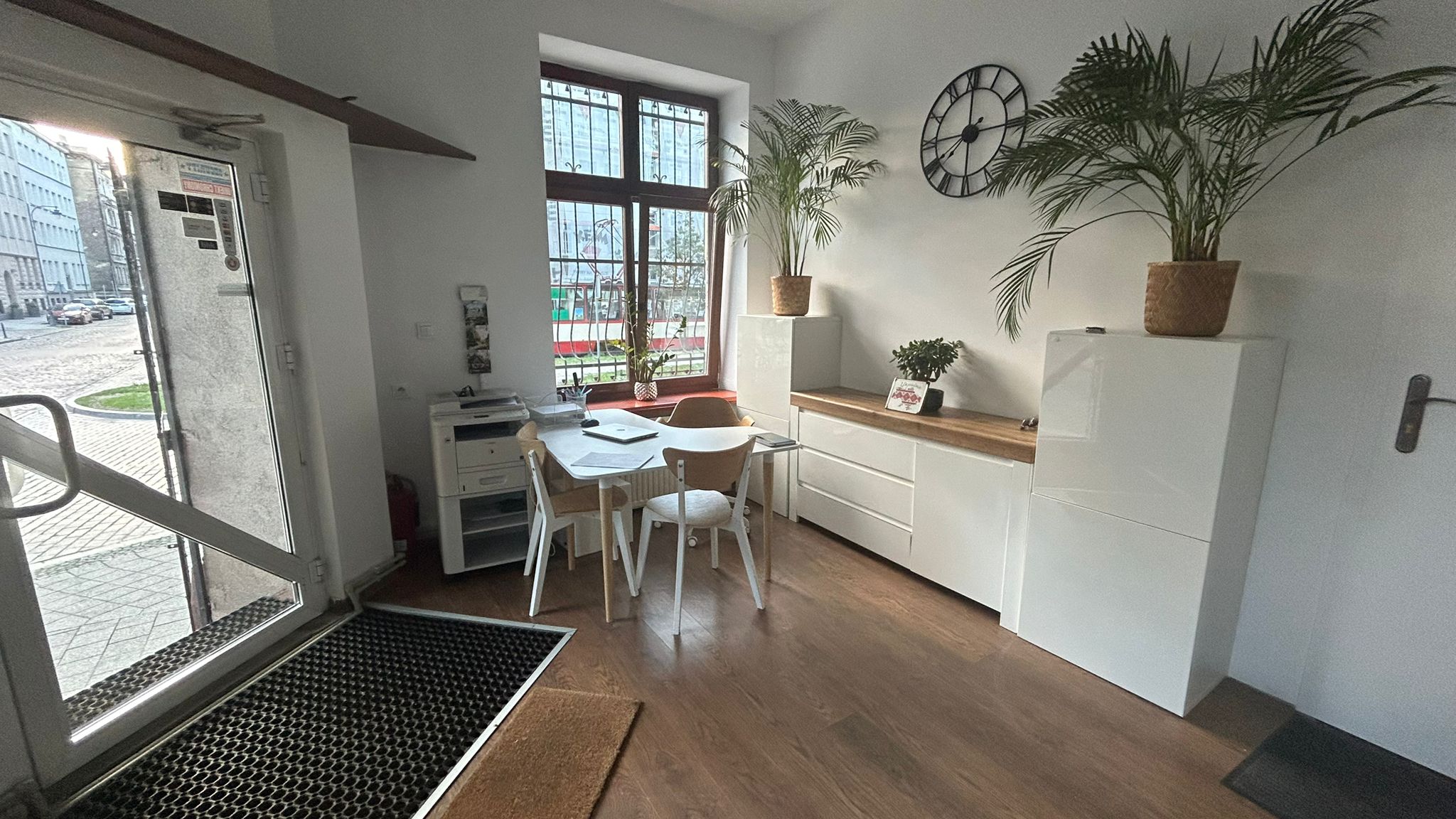 Biuro agencji nieruchomości Apart24